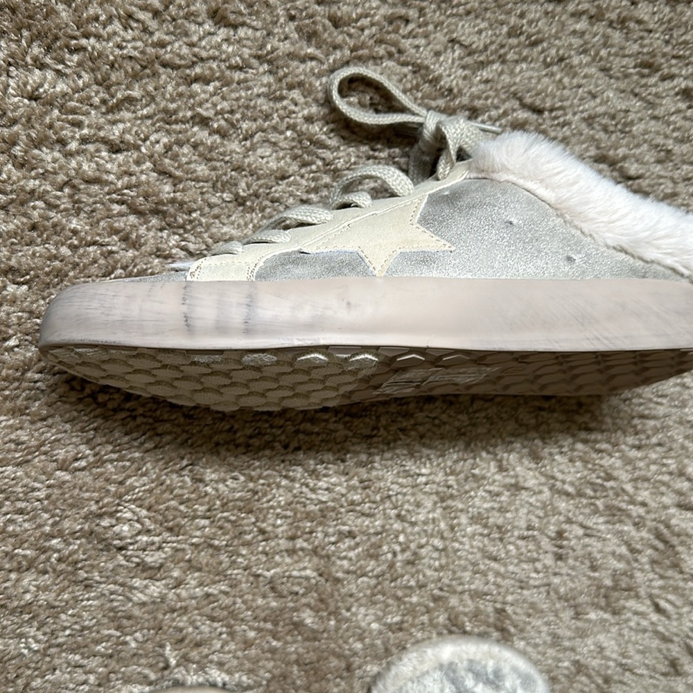 SHU SHOP | THE PINAH SNEAKERS IN GOLD - Picture 3 of 10